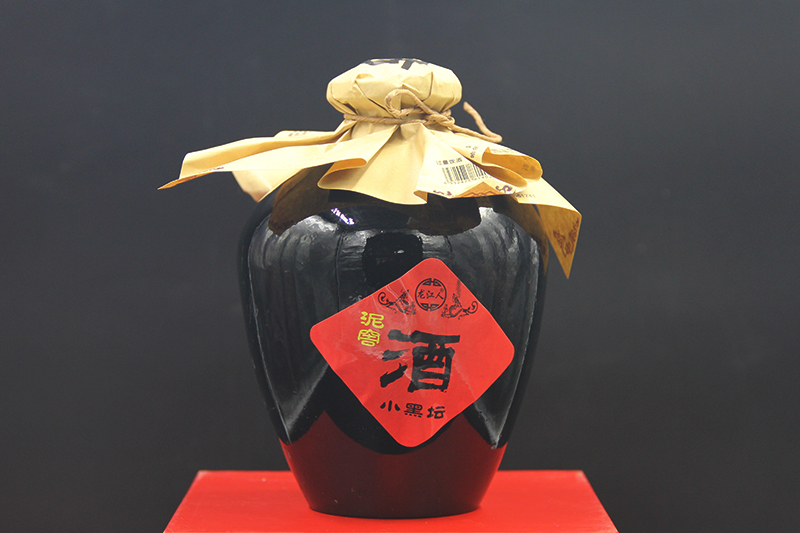 泥窖小黑壇酒